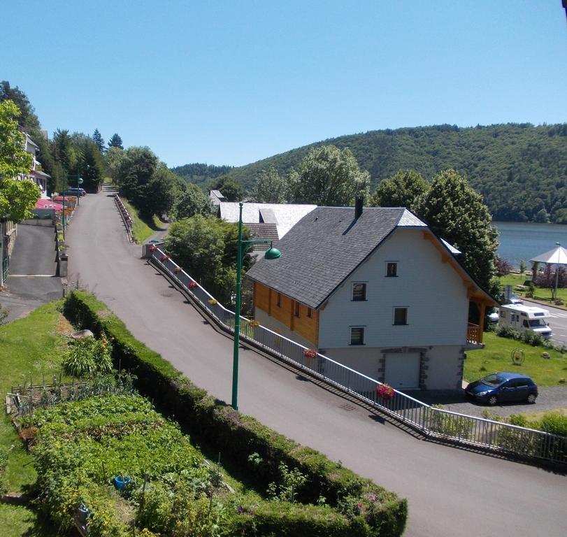 La Vue Sur Le Paradis Chambon-sur-Lac Quarto foto